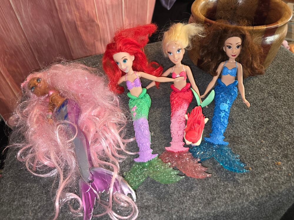 Disney The Little Mermaid Doll Ariel Sisters Mermaze Mermaidz Color Change Tail